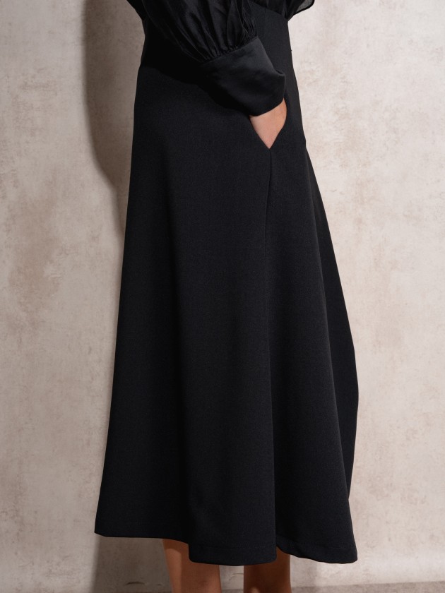 Skirt with pockets