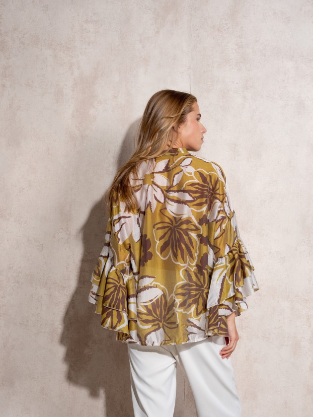 Blusa estampada com folhos