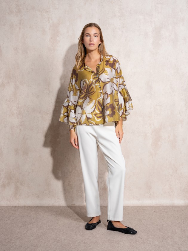 Blusa estampada com folhos