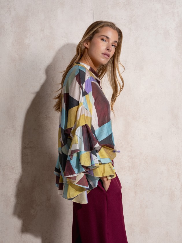 Blusa estampada com folhos
