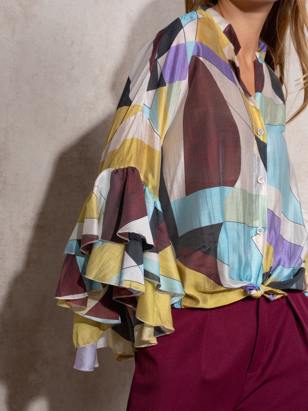 Blusa estampada com folhos