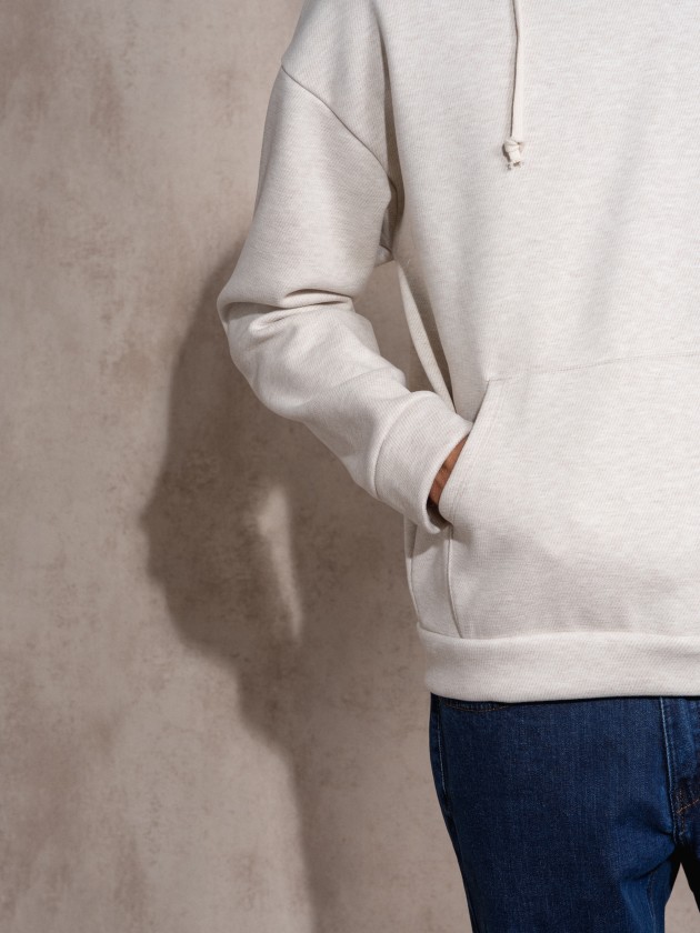 Sweater com capuz