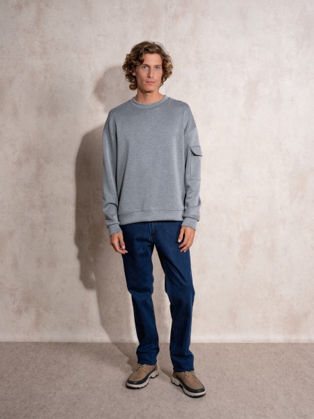 Sweater com decote redondo