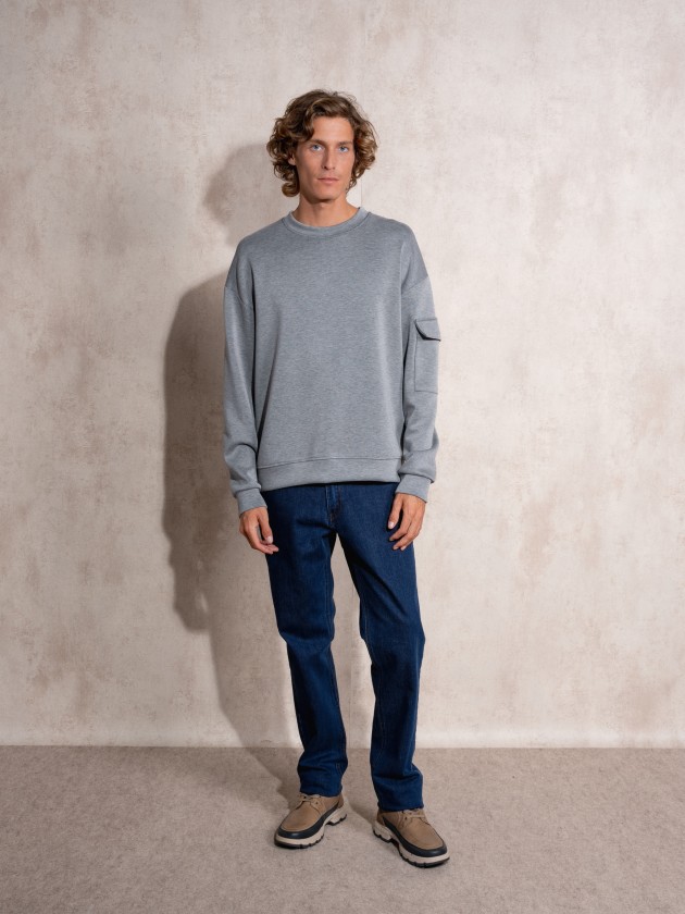 Sweater com decote redondo
