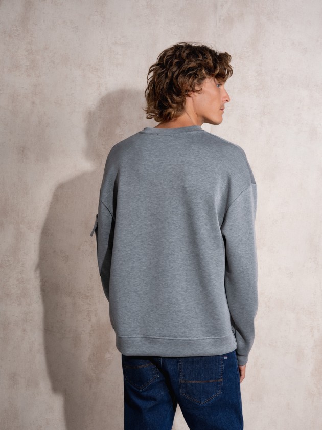 Sweater com decote redondo