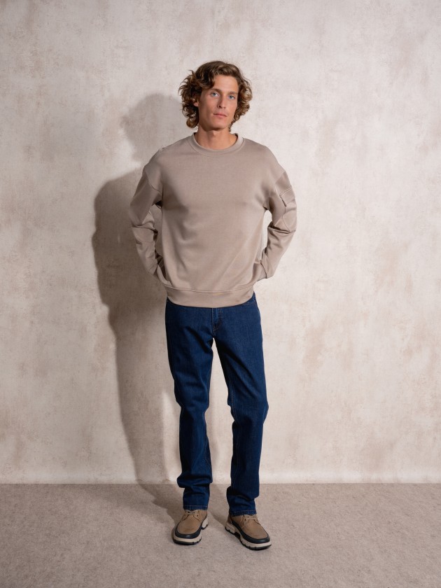 Sweater com decote redondo
