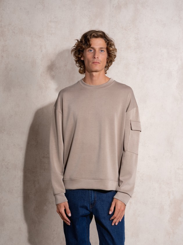 Sweater com decote redondo