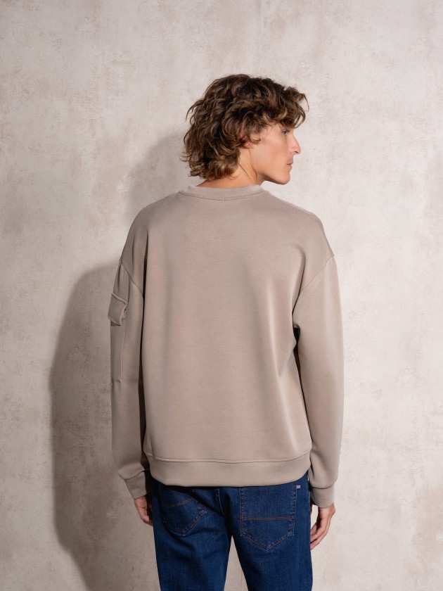 Sweater com decote redondo