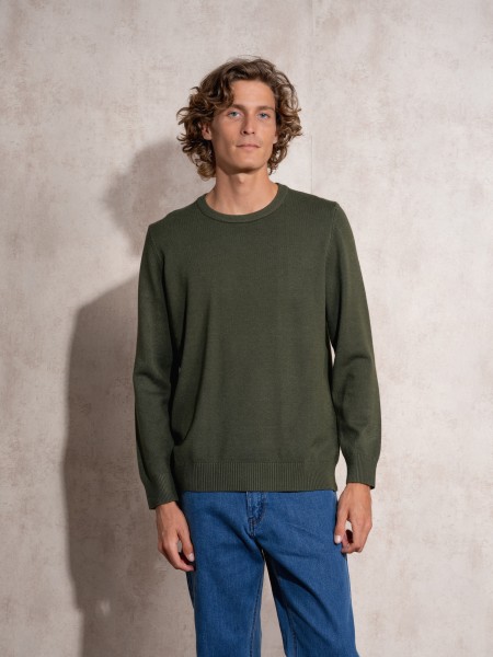 Knitted sweater with round neckline