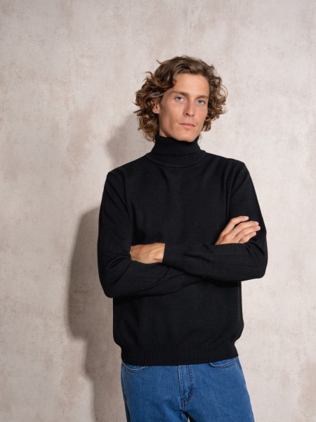 Turtleneck knit sweater