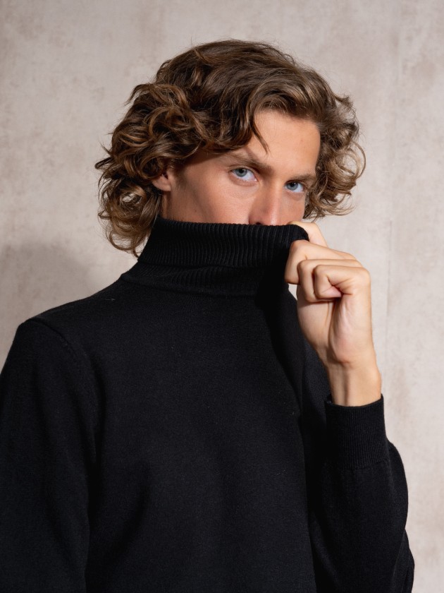 Turtleneck knit sweater