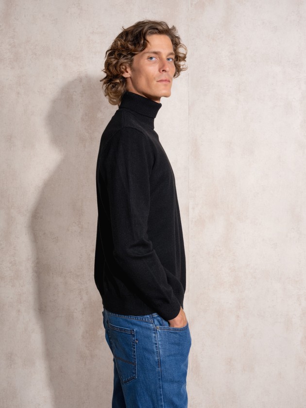 Turtleneck knit sweater