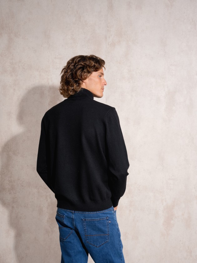 Turtleneck knit sweater