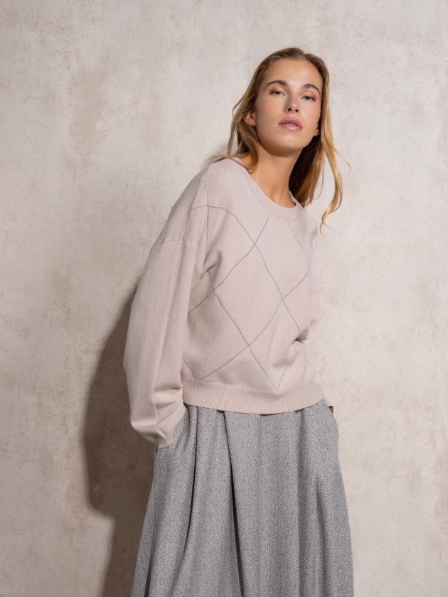 Knitted sweater with sparkles