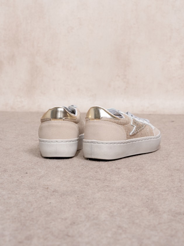 Sneakers with contrasting glitter