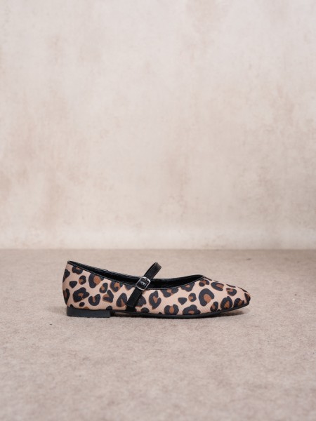 Leopard print flat shoes