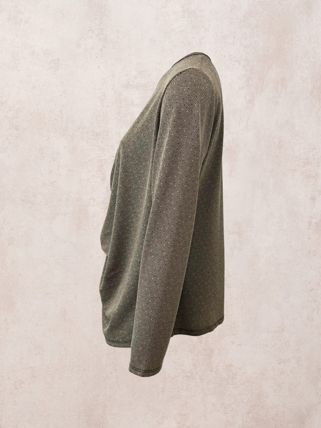 Sweater with bow