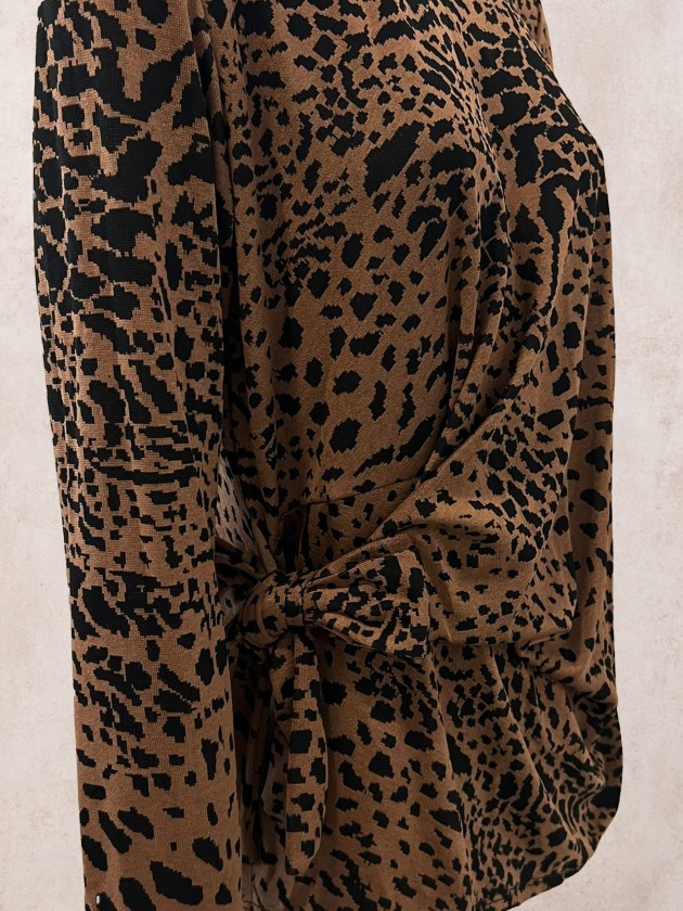 Sweater with bow