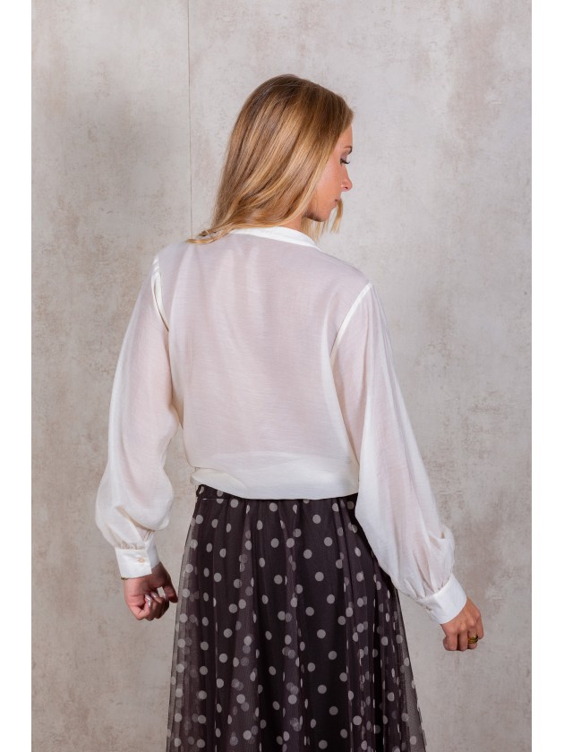 Blouse avec volants sur le devant