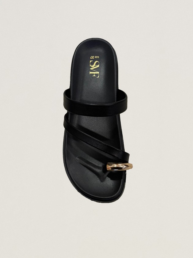 Flip-flops with straps and metallic embellishment Flip-flops with straps and metallic embellishment