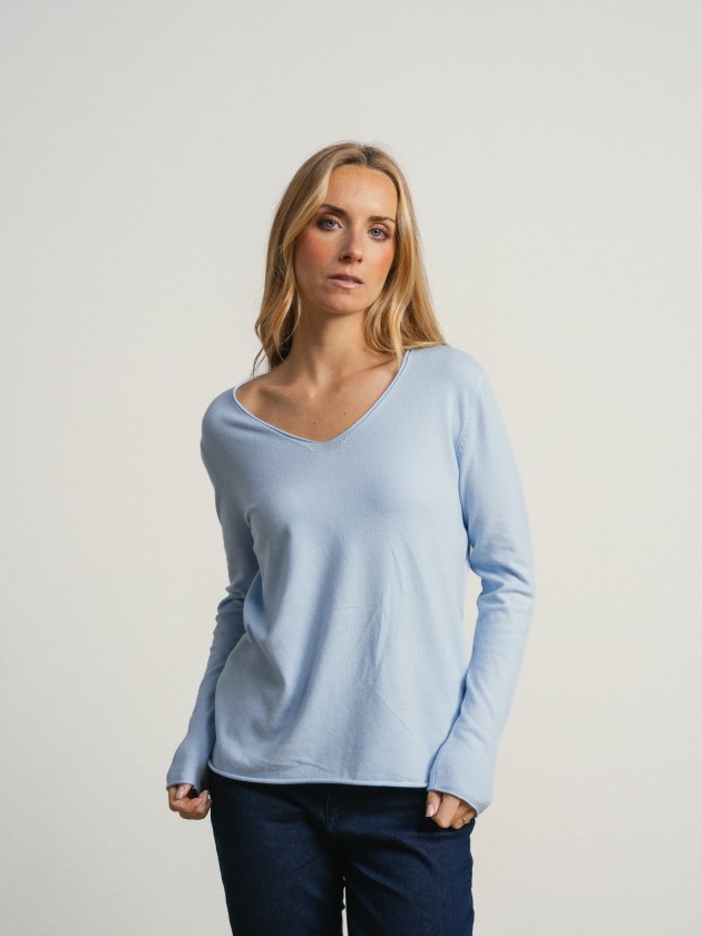 Knitted sweater with a v-neck Knitted sweater with a v-neck