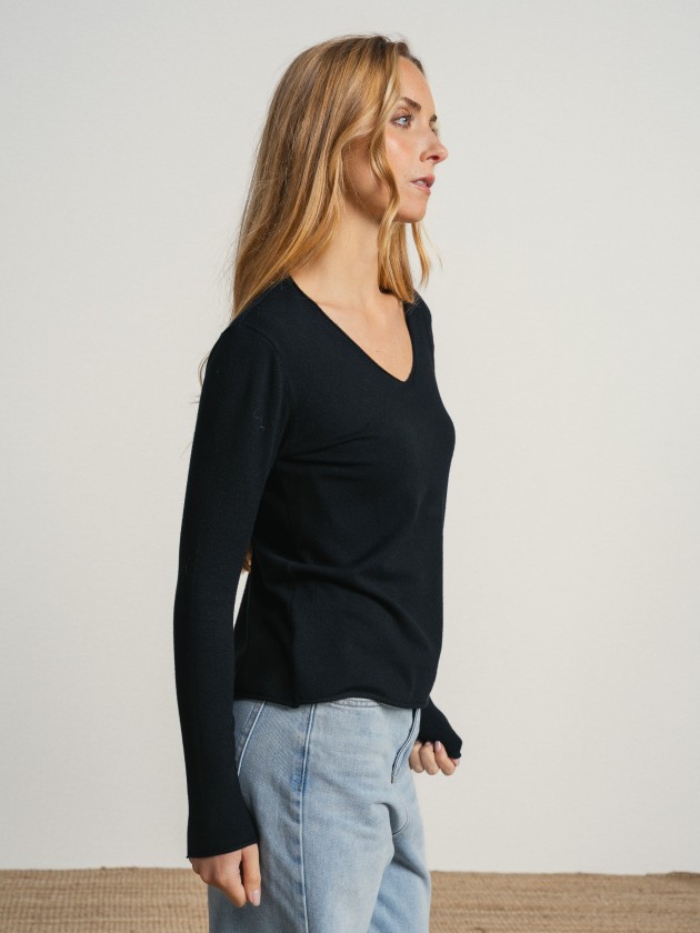 Knitted sweater with a v-neck Knitted sweater with a v-neck
