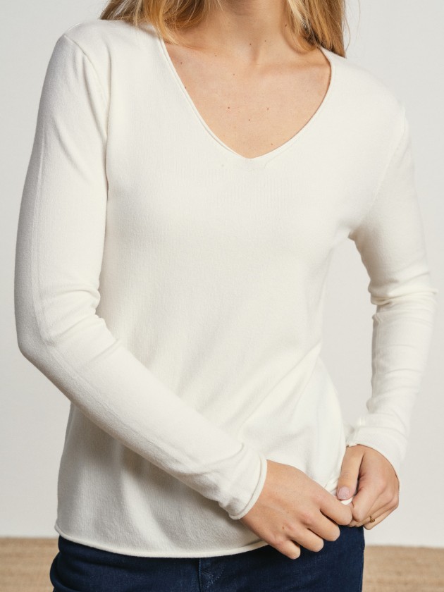 Knitted sweater with a v-neck