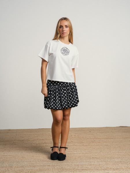 T-shirt with shiny application