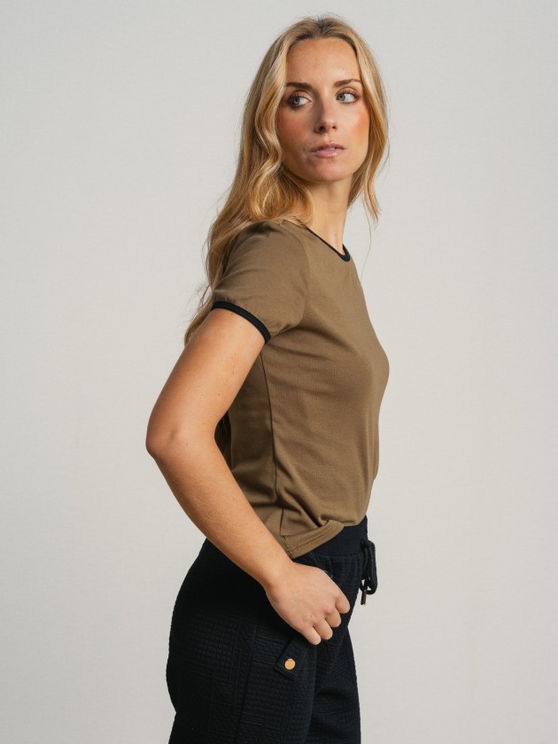 Contrast t-shirt