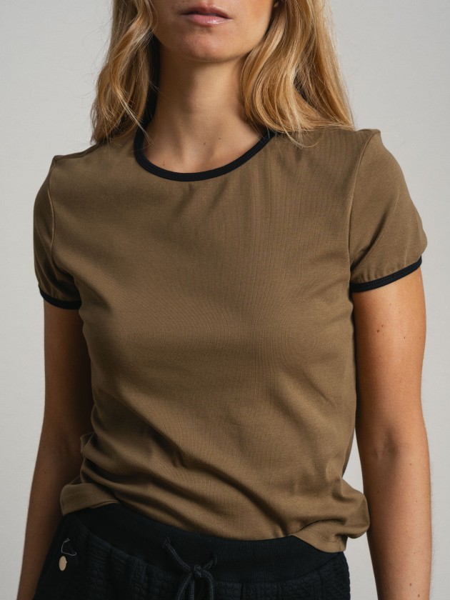 Contrast t-shirt