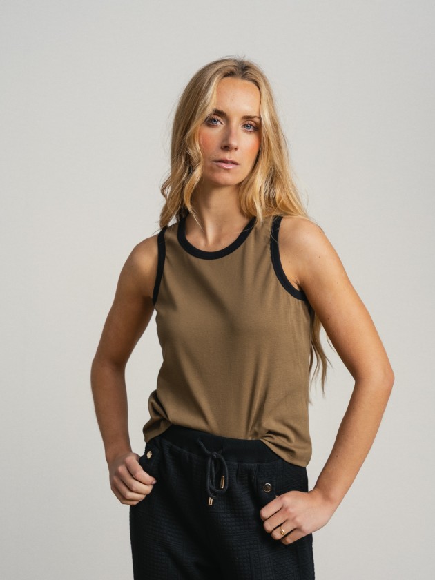 Contrast top Contrast top