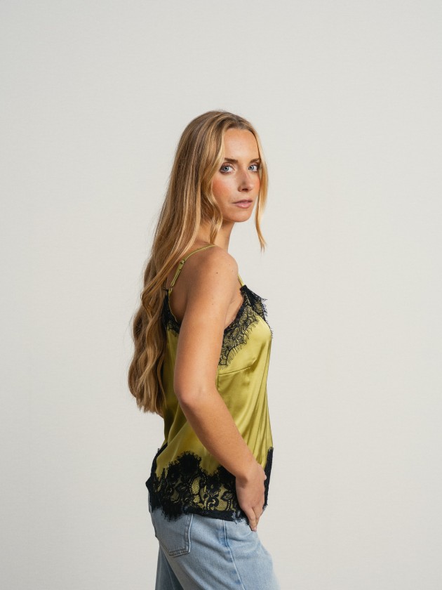 Top with lace applications Top with lace applications