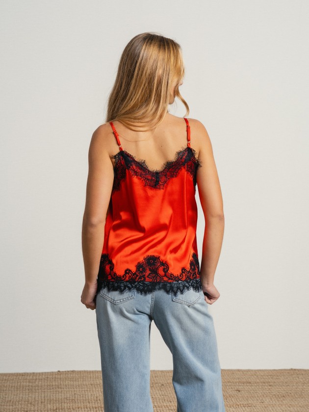 Top with lace applications Top with lace applications