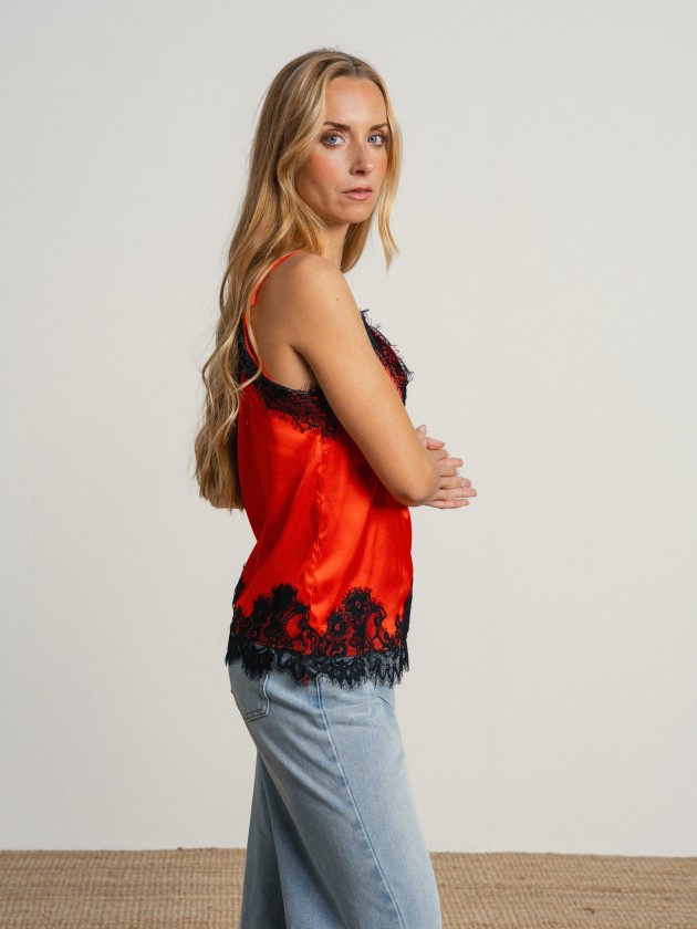 Top with lace applications Top with lace applications