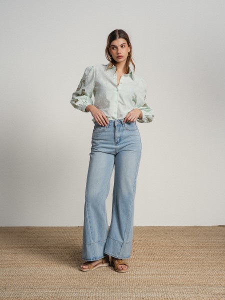 Jeans with stitching