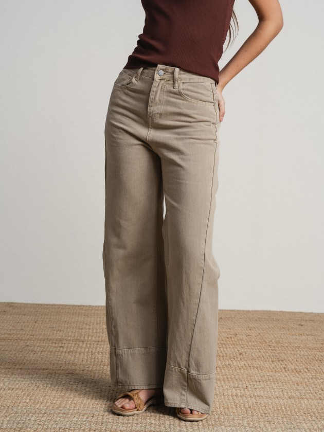 Jeans with stitching Jeans with stitching
