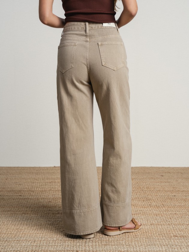 Jeans with stitching Jeans with stitching