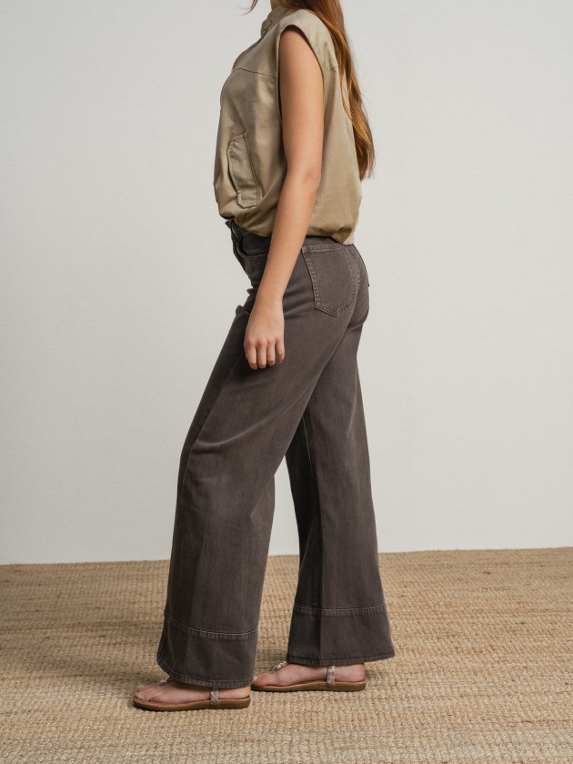 Jeans with stitching Jeans with stitching