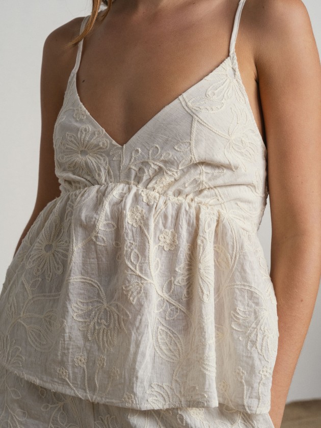 Thin strap top with embroidery
