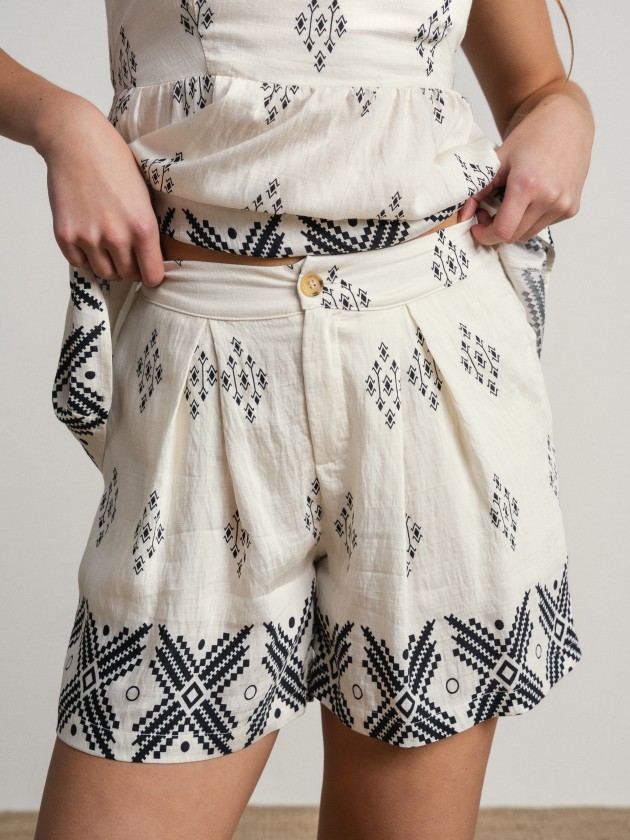 Wide-leg printed shorts Wide-leg printed shorts