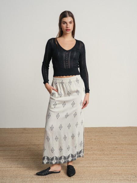Long printed skirt with side slit.