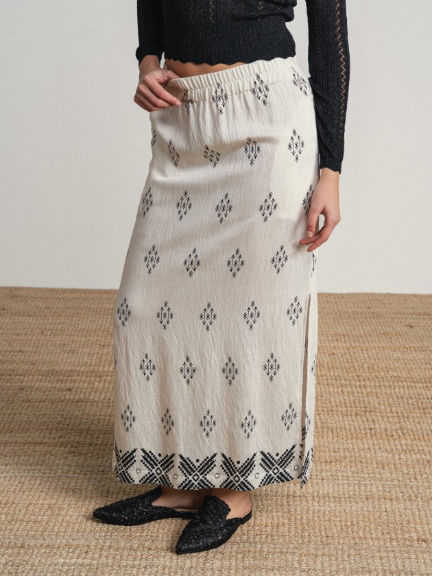 Long printed skirt with side slit.