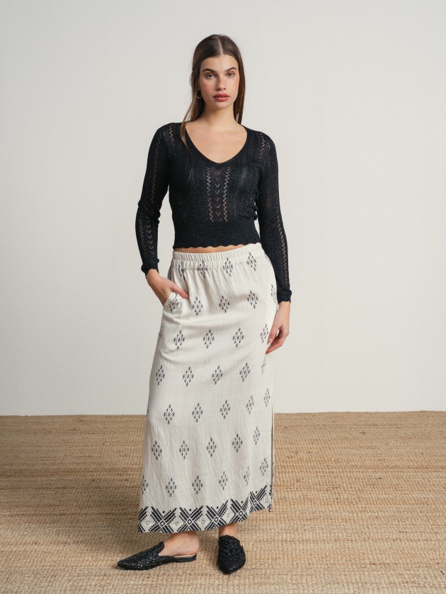 Long printed skirt with side slit.
