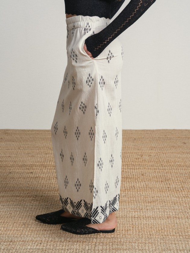 Long printed skirt with side slit.