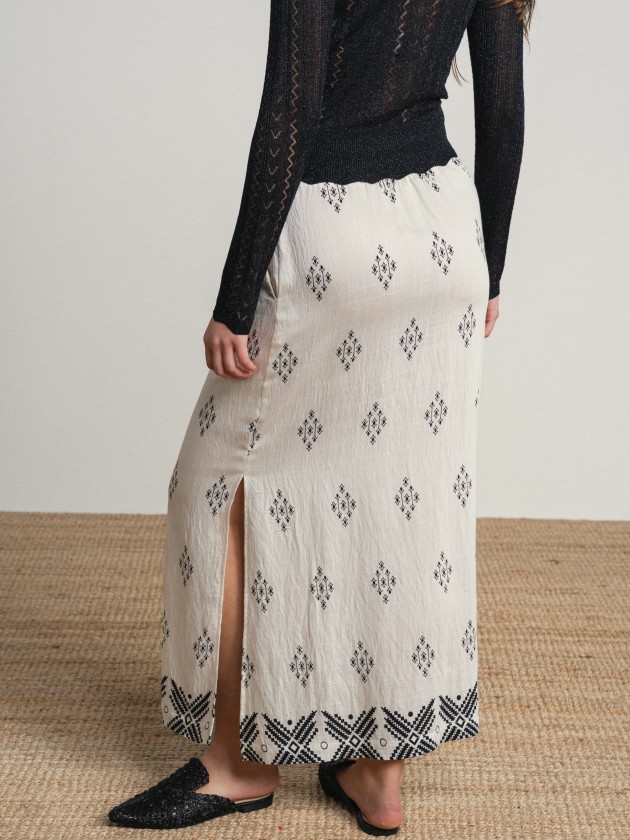 Long printed skirt with side slit.