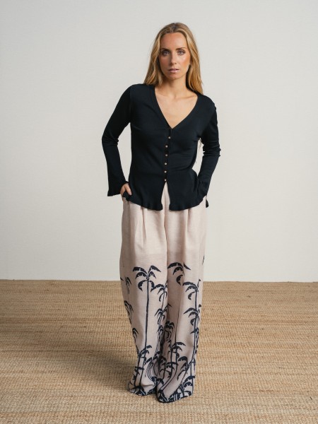 V-neck jacket with ruffles