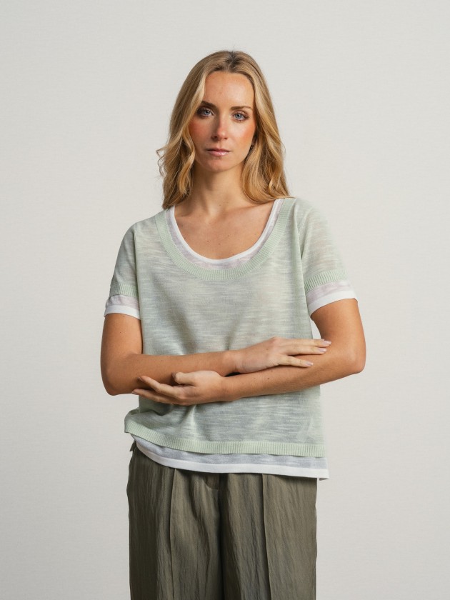 Double contrast short-sleeved camisole with sheer details