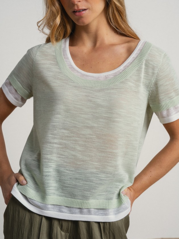 Double contrast short-sleeved camisole with sheer details