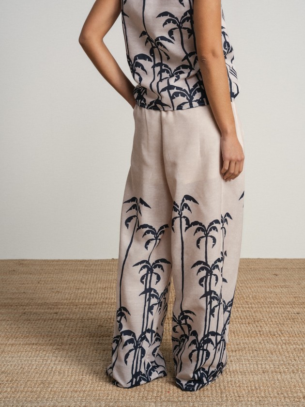 Wide-legged trousers Wide-legged trousers