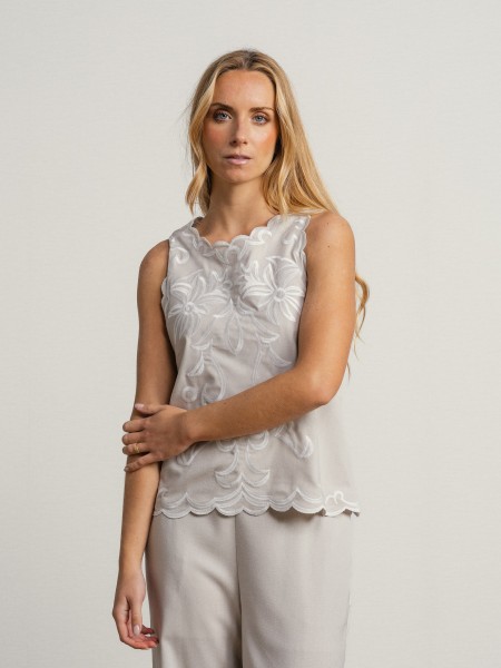 Sleeveless top with embroidery